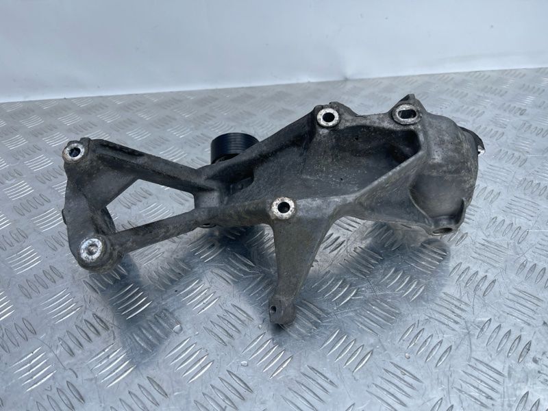 Кронштейн генератора 03H260087E Volkswagen Touareg Volkswagen Touareg