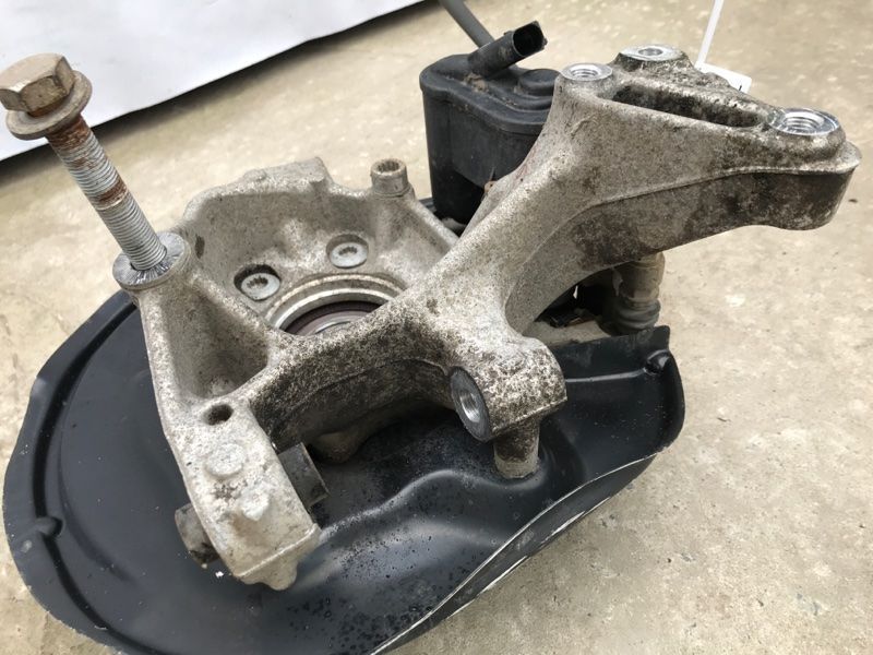 Поворотний кулак / цапфа з підшипником 3C0505435G Volkswagen Tiguan