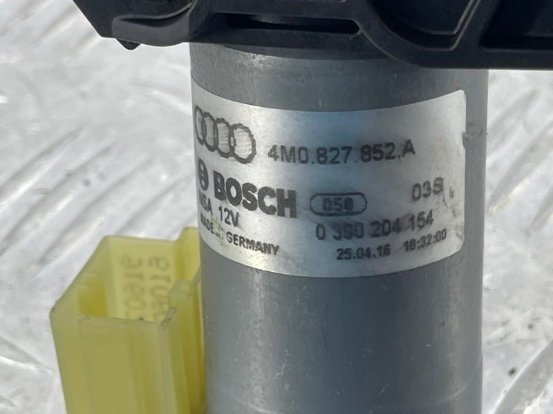 Привідний блок кришки багажника 4M0827852A Audi Q7