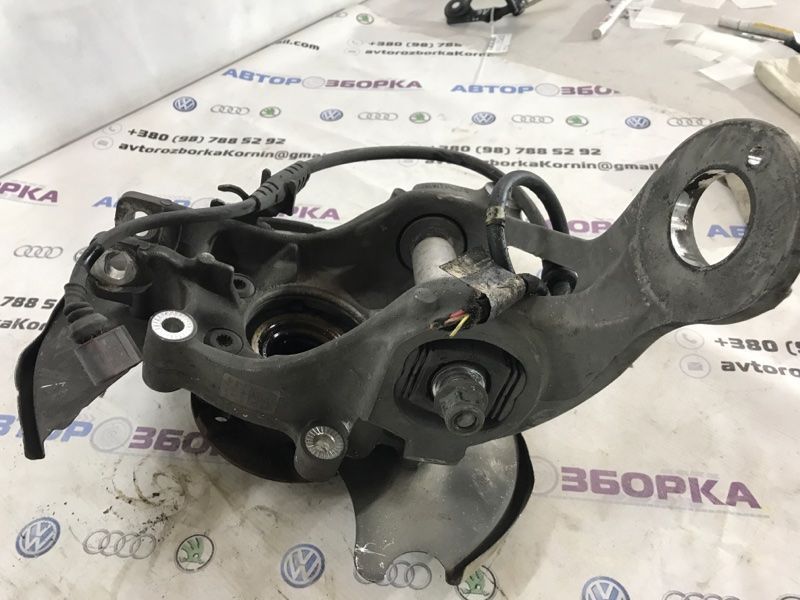 Поворотний кулак / цапфа з підшипником 8K0505432AR Audi A6