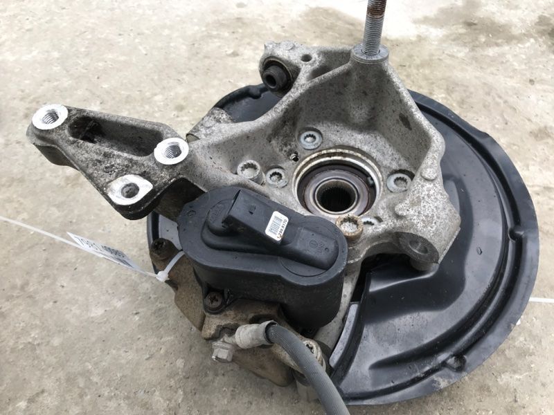 Поворотний кулак / цапфа з підшипником 3C0505435G Volkswagen Tiguan