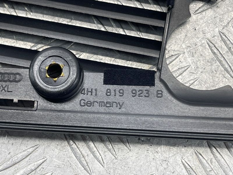 Накладка 4H1819923B4PK Audi A8