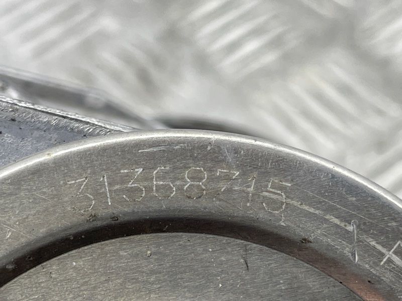 Насос охолоджувальної рідини 31368715 Volvo XC90 Volvo S60, Volvo S60 Cross Country, Volvo S80, Volvo S90, Volvo V60, Volvo V60 Cross Country, Volvo V90, Volvo V90 Cross Country, Volvo XC40, Volvo XC60, Volvo XC70, Volvo XC90