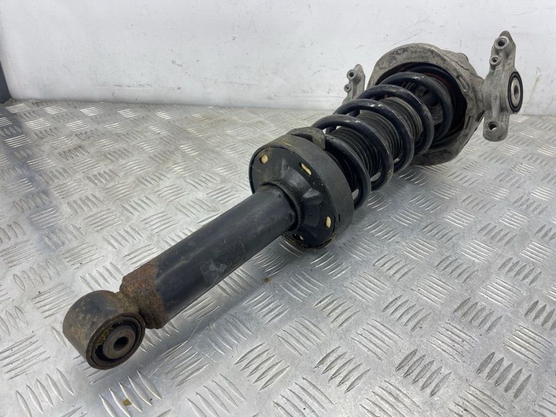Стойка амортизатора в сборе с пружиной 7P6513029BG Volkswagen Touareg