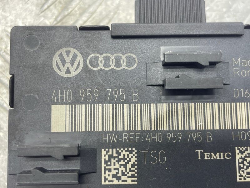 Блок керування дверей 4H0959795MZ01 Volkswagen Touareg