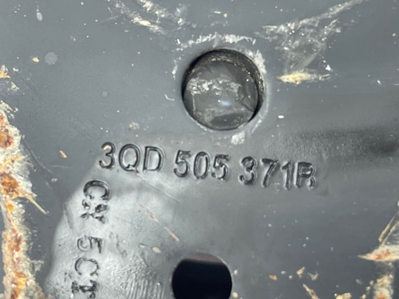 Рычаг задней подвески поперечный нижний 5QN505311 Volkswagen Tiguan