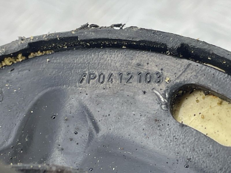 Стойка амортизатора в сборе с пружиной 7P6513029BG Volkswagen Touareg