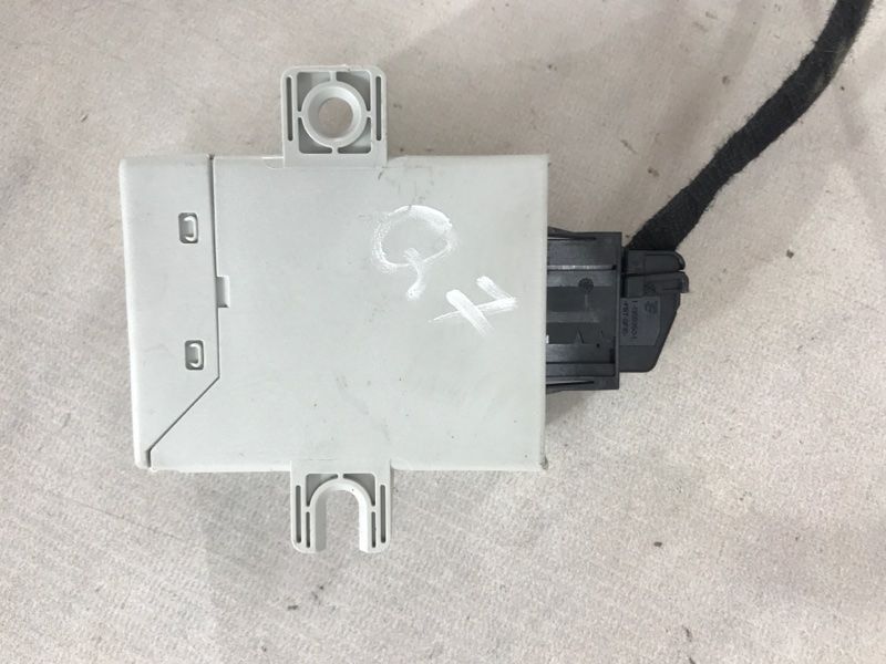 Блок керування системи контролю тиску в шинах 4F0907274 Audi Q7