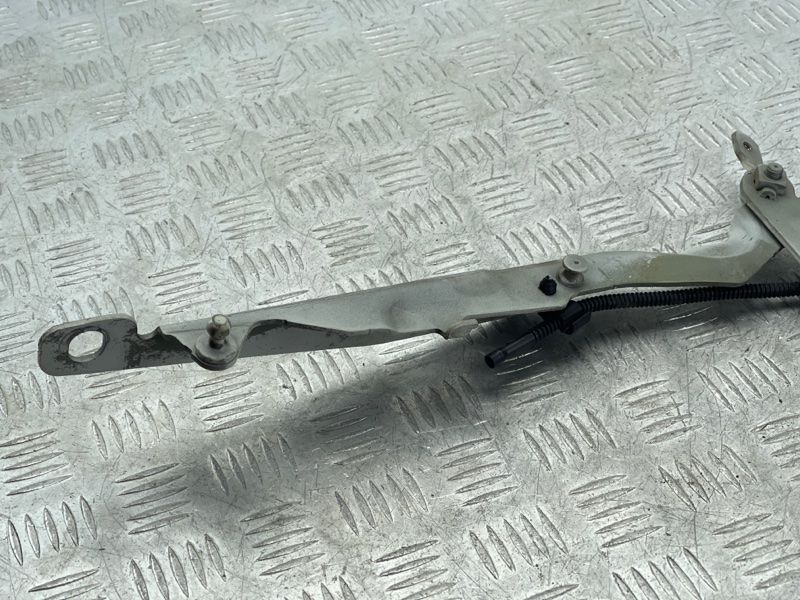Петля капота 31385814 Volvo XC60