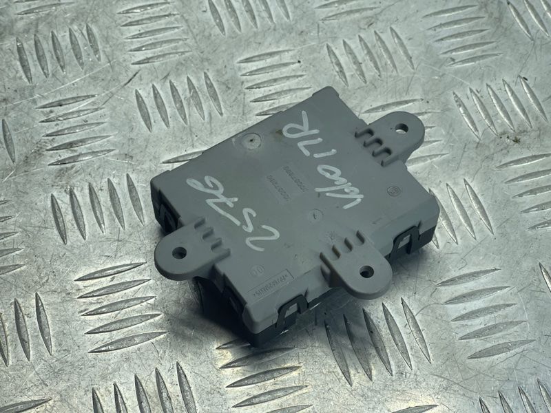 Блок управления двери 31343030 Volvo XC60