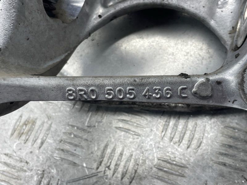 Поворотний кулак / цапфа 8R0505432F Audi A7