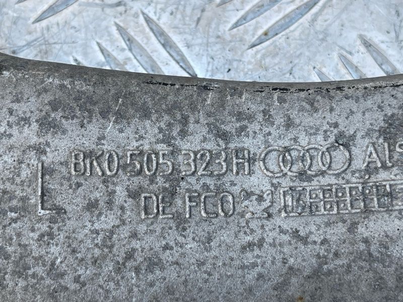 Важіль задньої підвіски поперечний верхній лівий 8K0505323H Audi Q5 Audi A4, Audi A4 Allroad, Audi A5, Audi A6, Audi A7, Audi A8, Audi Q5, Audi RS5, Audi RS7, Audi S4, Audi S5, Audi S6, Audi S7, Audi S8, Audi SQ5