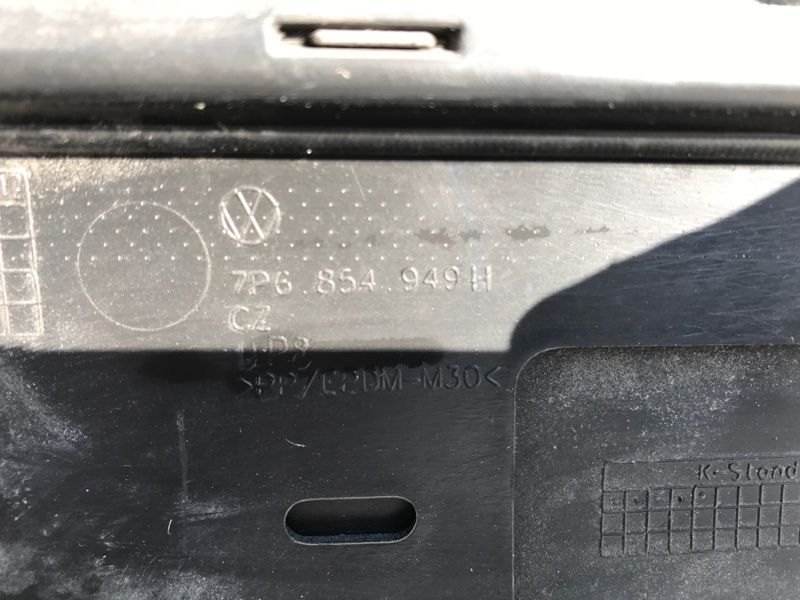 Накладка дверей 7P6854949H Volkswagen Touareg