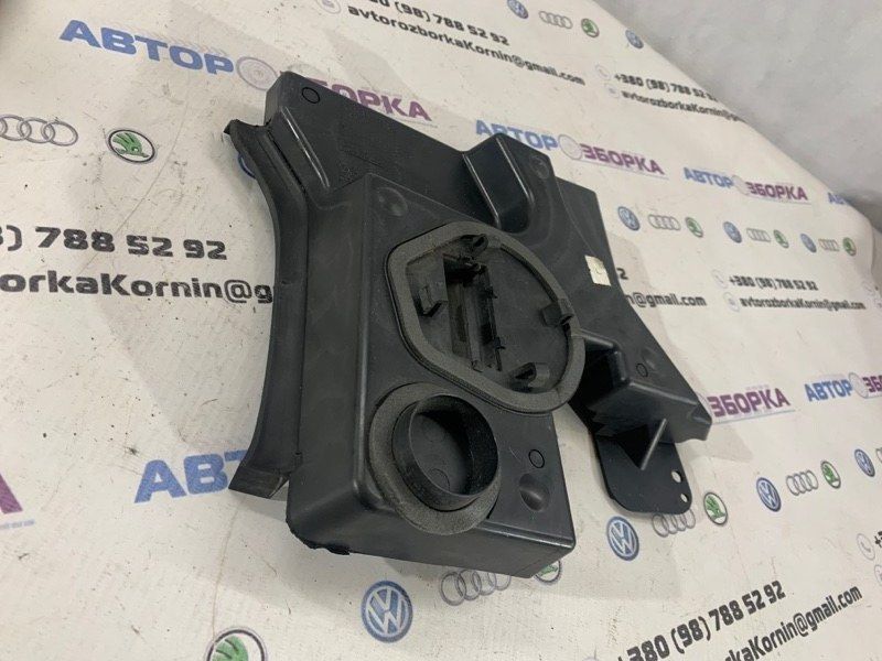 Пластик під лобове скло 6G9N022B18A Volvo XC60