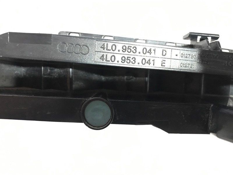 Покажчик повороту LED 4L0953041D Audi Q7