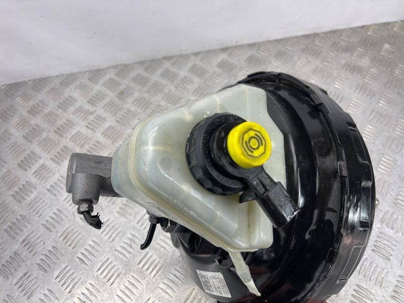 Вакуумний підсилювач гальм 7L8612101M Audi Q7