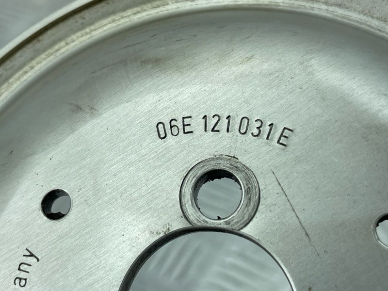 Шків помпи 06E121031E Audi Q7