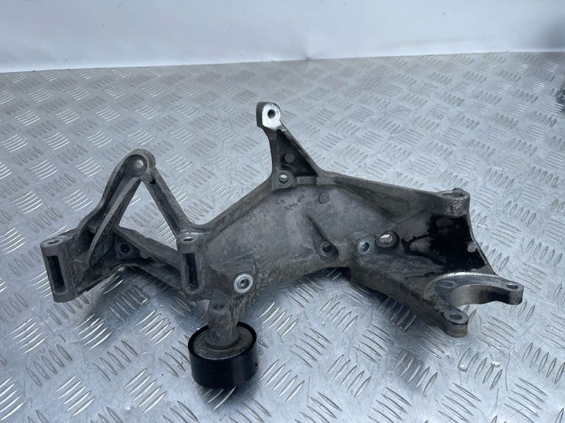Кронштейн генератора 03H260087E Volkswagen Touareg Volkswagen Touareg