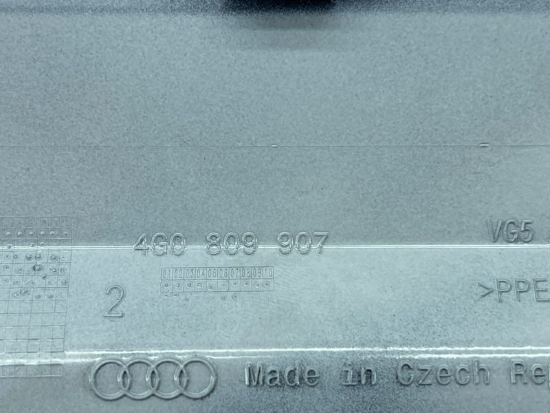 Корпус лючка кришки паливного бака в зборі 4G0809907 Audi A6