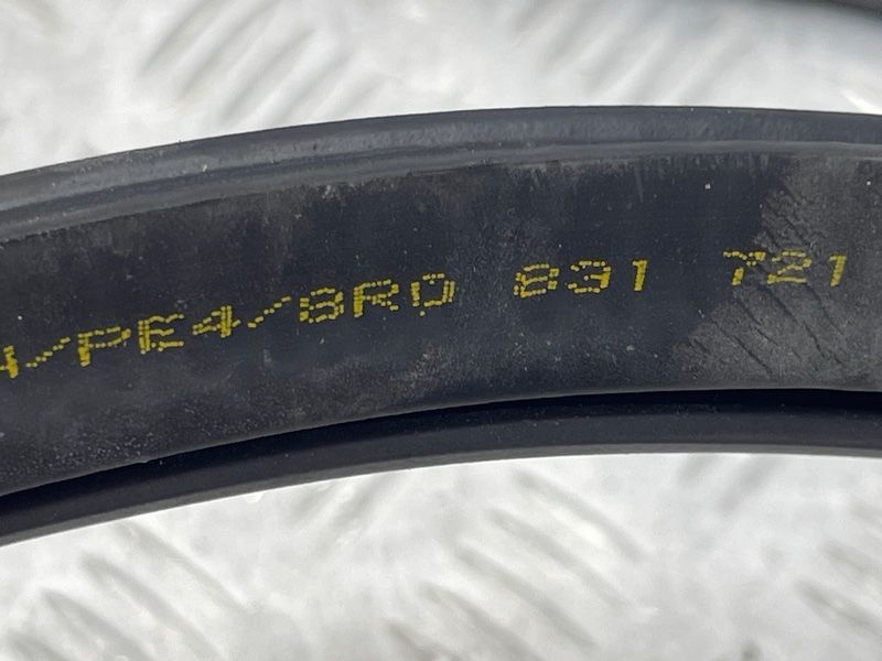 Ущільнювач дверей 8R0831721 Audi Q5