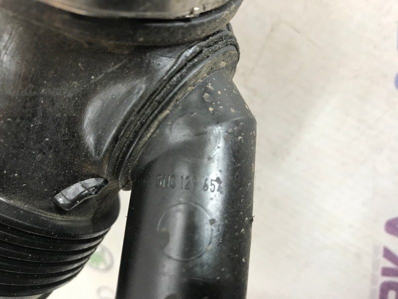 Патрубок повітряного фільтра 5N0129656 Volkswagen Tiguan