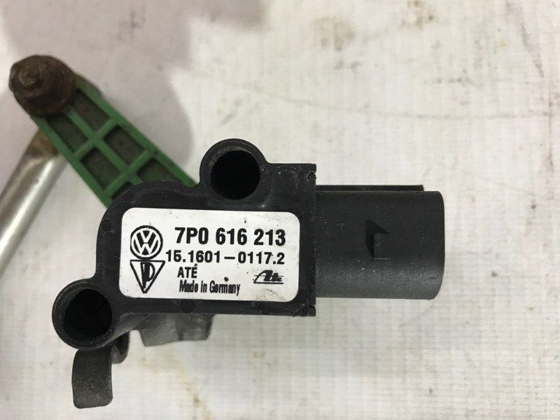 Датчик положення кузова 7P0616213 Volkswagen Touareg