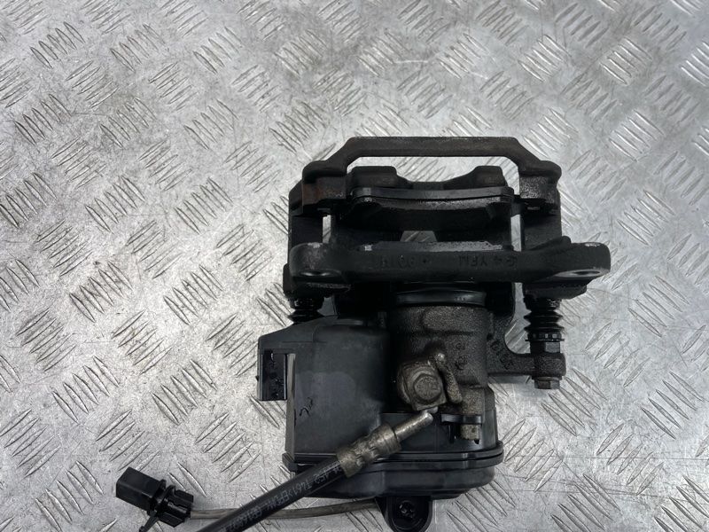 Супорт гальмівний 80A615406 Audi Q5