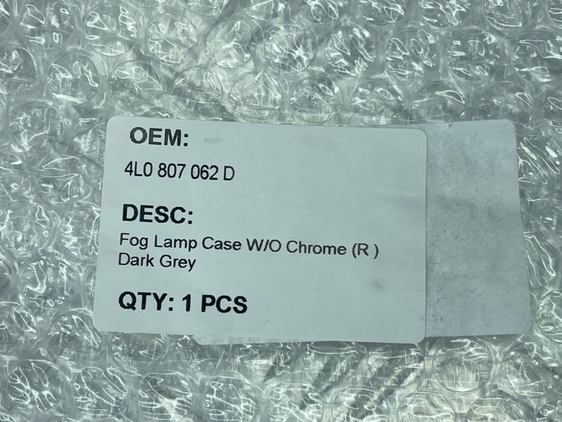 Спойлер переднего бампера 4L0807062D Audi Q7