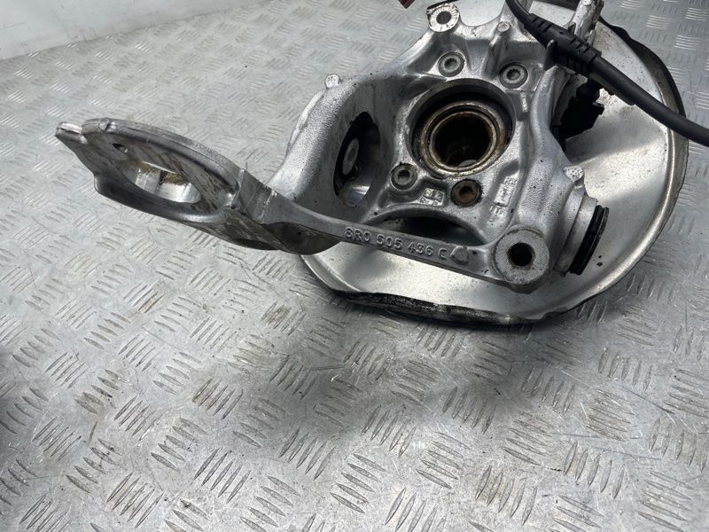 Поворотний кулак / цапфа 8R0505432F Audi A7