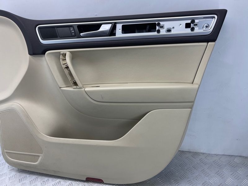 Карта / Обшивка двери Volkswagen Touareg