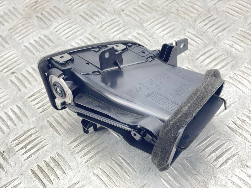 Дефлектор воздуховода 687604GA0A Infiniti Q50