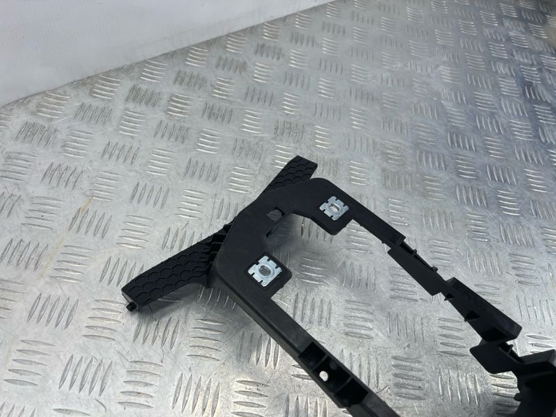 Кронштейн консолі 4G0863531 Audi A6