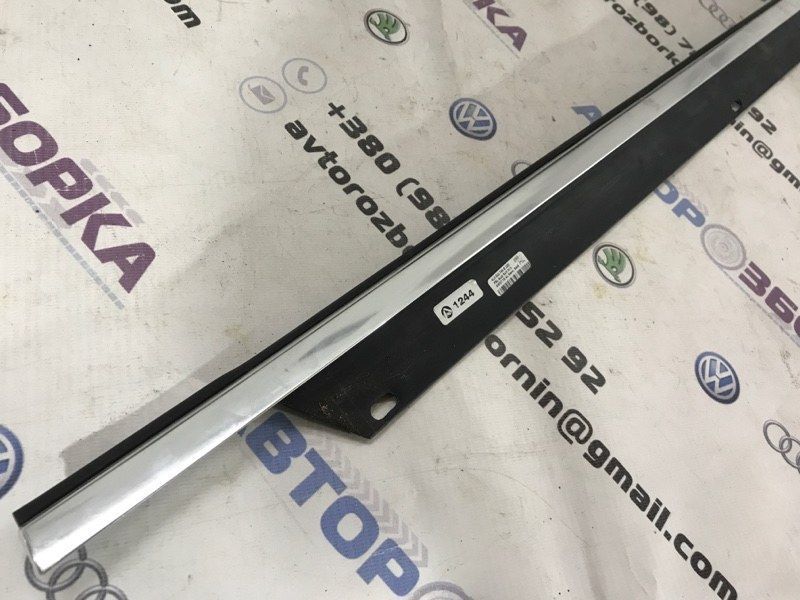 Молдинг дверей 4L0853763E Audi Q7