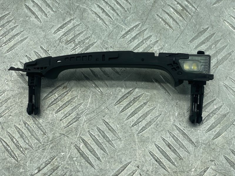 Ручка двери внешняя 8W0837205 Audi A4