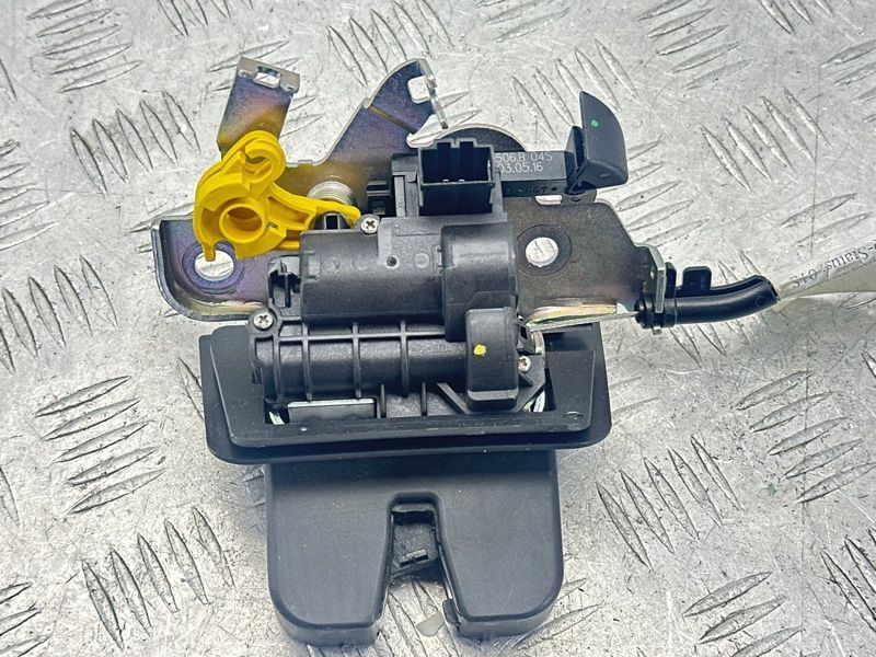 Замок кришки багажника 4M0827506B Audi Q7