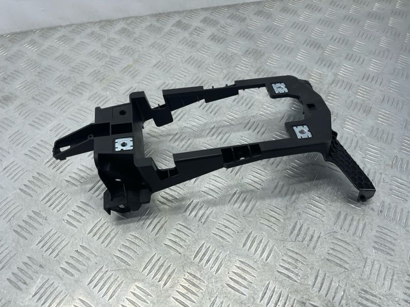 Кронштейн консолі 4G0863531 Audi A6