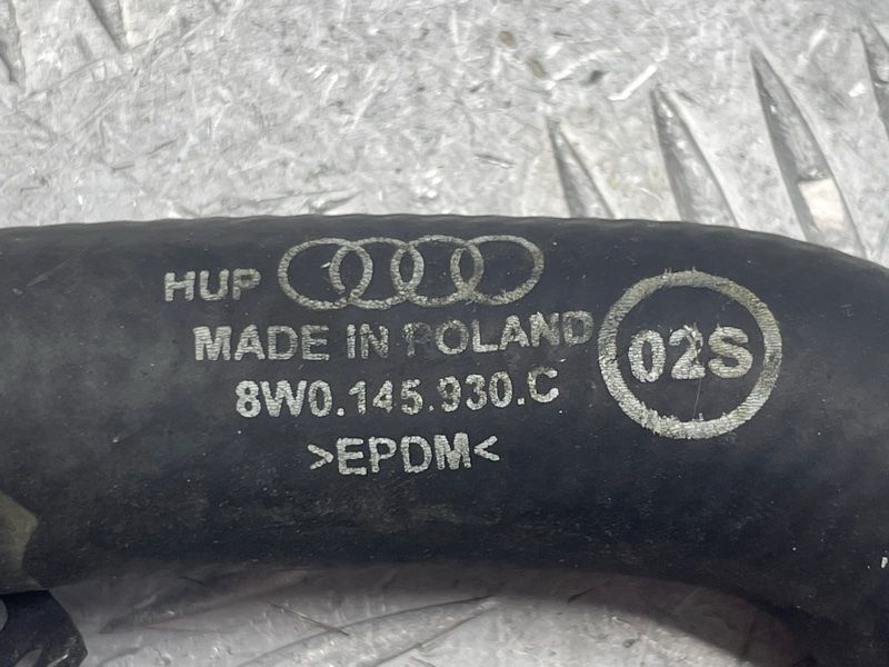 Патрубок системи охолодження 8W0145930C Audi A6