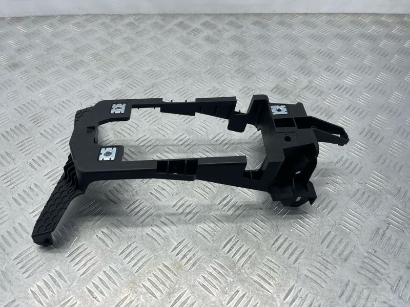 Кронштейн консолі 4G0863531 Audi A6