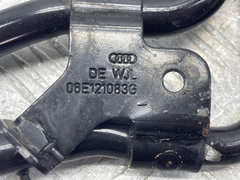 Трубопровод системы охлаждения 06E121083G Audi Q5