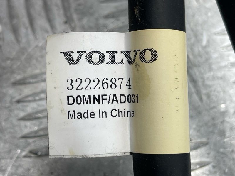 Патрубок 32226874 Volvo XC60