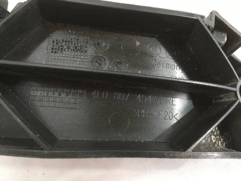 Направляюча заднього бампера 4L0807454A Audi Q7