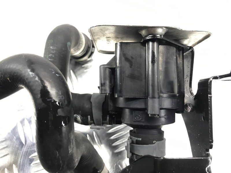 Додатковий насос охолоджуючої рідини 06H121601N Audi A6 Audi A7 Sportback, Audi Q5 PHEV, Audi S7 Sportback, Audi A4, Audi A4 Allroad, Audi A5, Audi A5 Sportback, Audi A6, Audi A6 Allroad, Audi A7, Audi A8, Audi Q5, Audi Q5 Sportback, Audi Q7, Audi R8, Audi S4, Audi S5, Audi S5 Sportback, Audi S6, Audi SQ5, Audi SQ5 Sportback