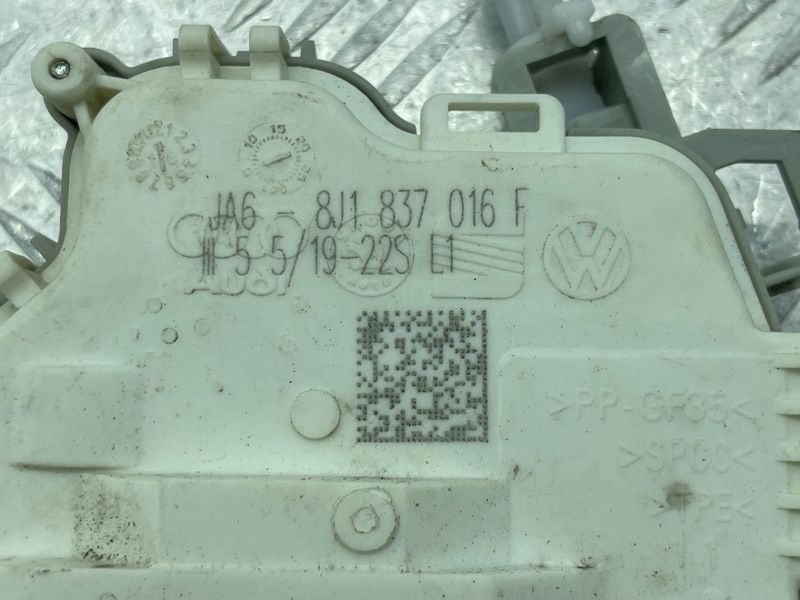 Замок двери 8J1837016F Audi Q7