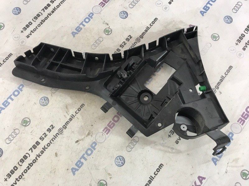Кронштейн заднього бампера 31323764 Volvo XC60