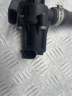 Клапан отключающий давление наддува турбины 06H145710D Audi S8