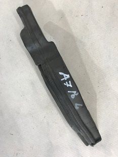 Уплотнитель крыла 4G8823721 Audi A7