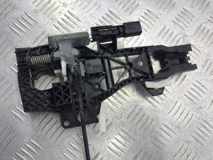 Кронштейн ручки 4L0839885J Audi Q7