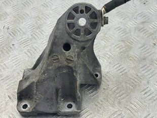 Опора / кронштейн двигуна 7L6199308D Audi Q7
