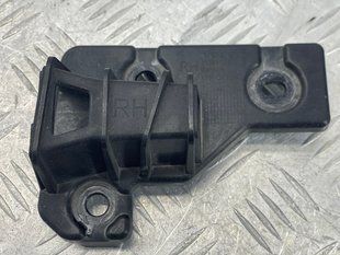 Кронштейн переднього бампера 31353764 Volvo XC90