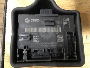 Блок керування дверей 4G8959792G Audi A6